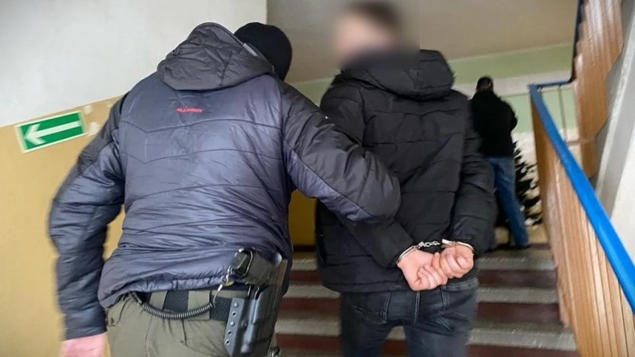Amatorzy maszynek do golenia w rękach policji
