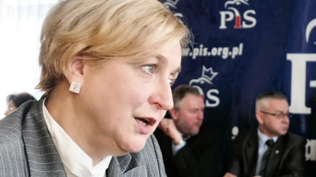 Anna Fotyga pyta o ZWiK