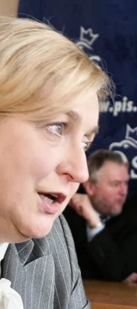 Anna Fotyga w swoim biurze w Tczewie