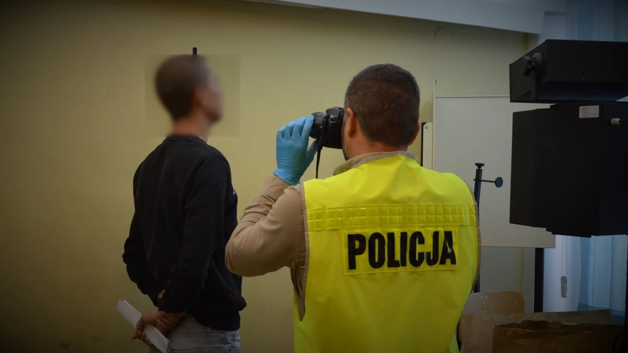 Awantura przy kebabach. Zniszczone samochody, trzech młodych mężczyzn w areszcie