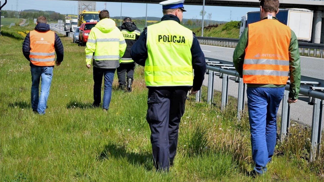 Badali przyczyny wypadku ze skutkiem śmiertelnym. Ciężarówka najechała na tył matiza