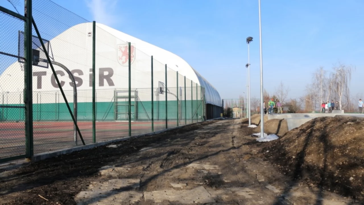Bałagan wokół Skateparku