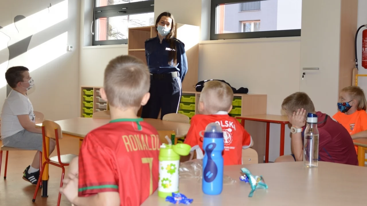 Bezpieczne ferie z policjantami