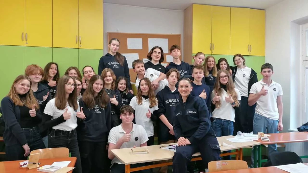 Bezpieczny nastolatek w świecie cyfrowym