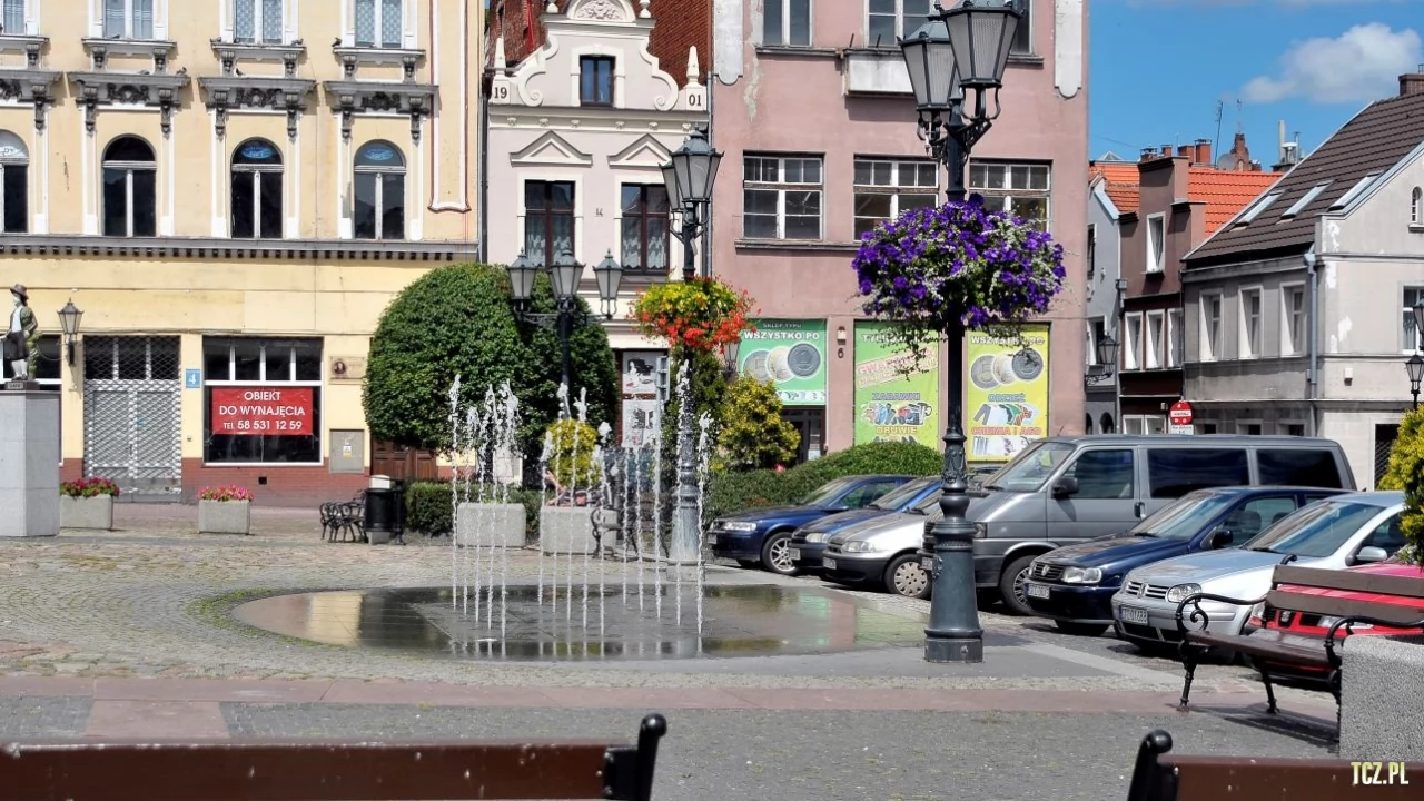 Biegał bez koszulki po placu Hallera