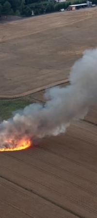 Pożar na polu - zdjęcie poglądowe