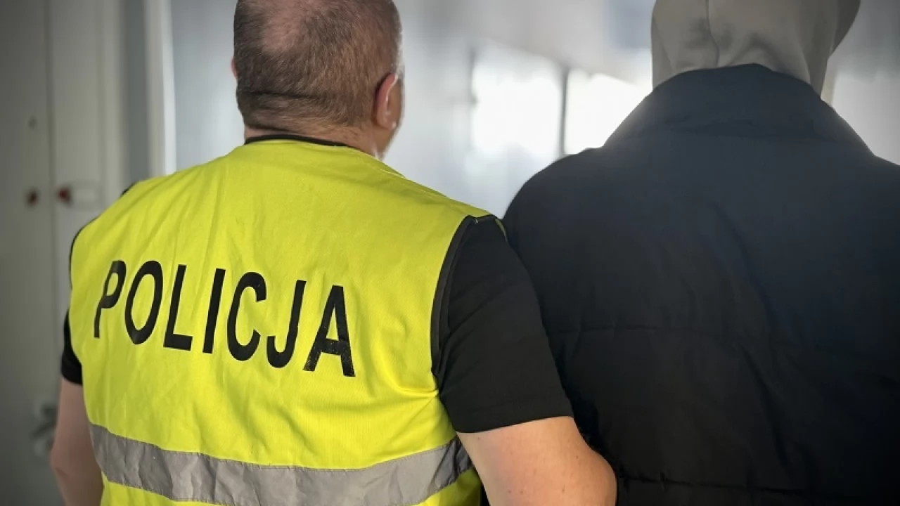 Biżuteria zniknęła z przesyłki. Odpowie pracownik magazynu