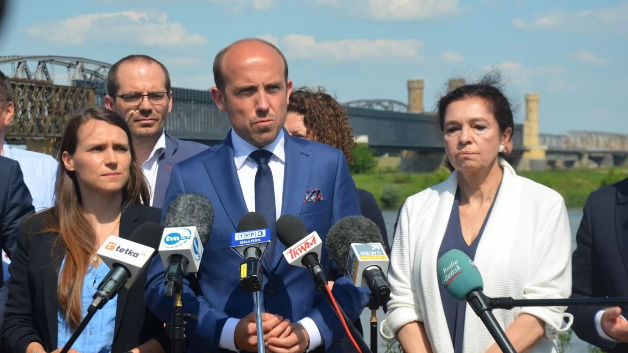 Borys Budka w Tczewie. Platforma złoży projekt specustawy ws. Mostu Tczewskiego