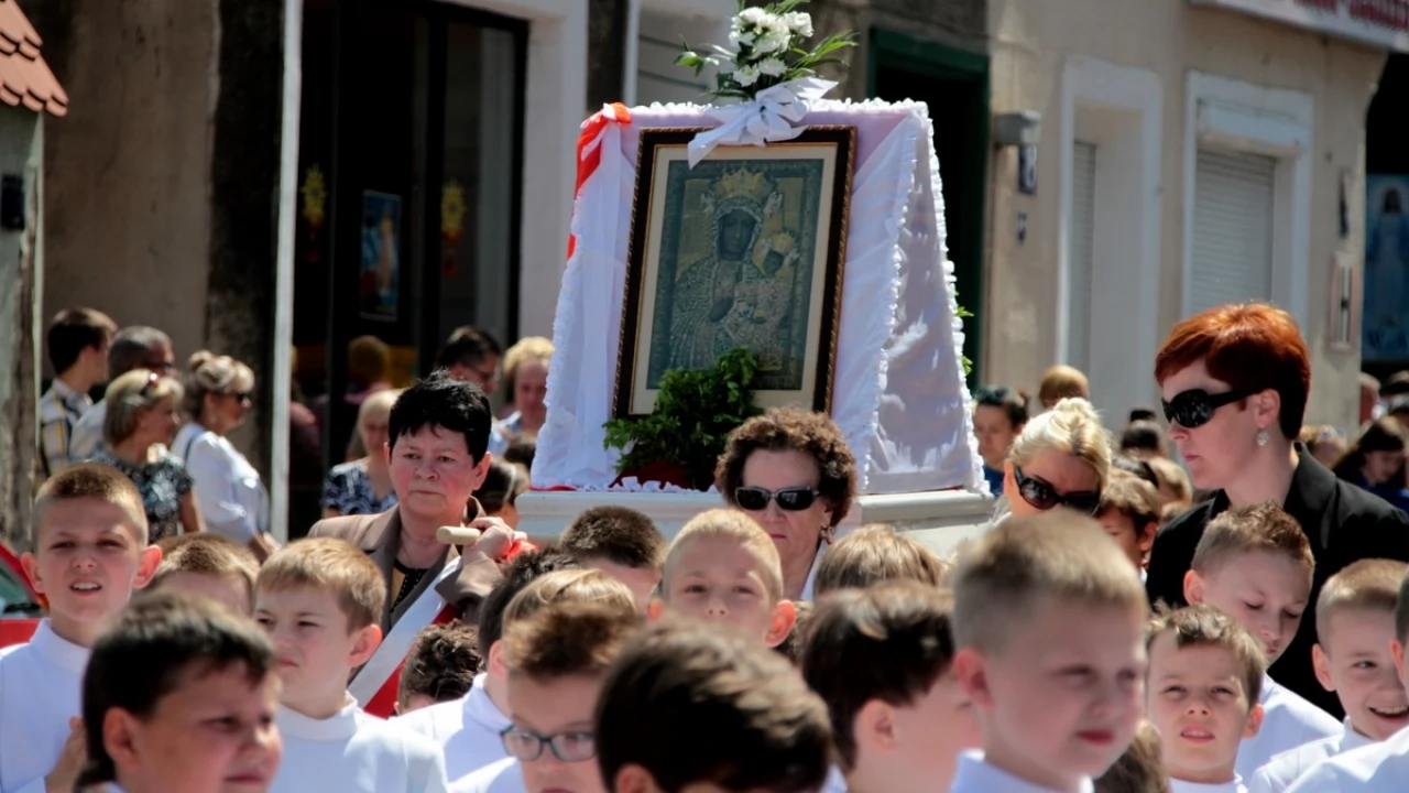 Boże Ciało w tym roku nie na ulicach, ale wokół kościołów