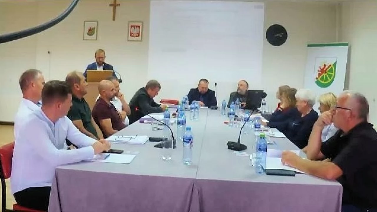 Burzliwa dyskusja o przyszłości szkoły w Małej Słońcy. Grozi jej zamknięcie?