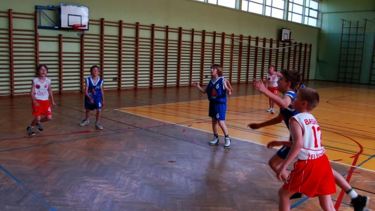 Chłopcy TMK Pomorze - SP 5 Tczew na podium w Żelistrzewie