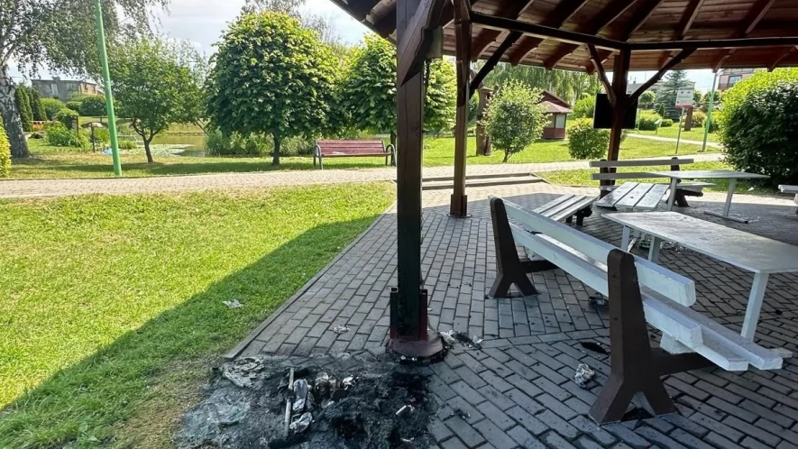 Chuligański wybryk na Górkach. Mogli spalić wiatę