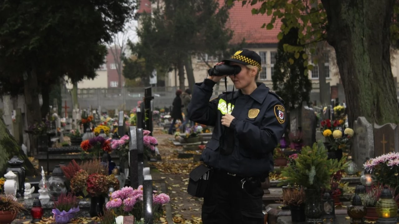 Cmentarnych złodziei namierzą przez noktowizor