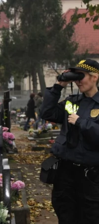 Straż Miejska patroluje cmentarze