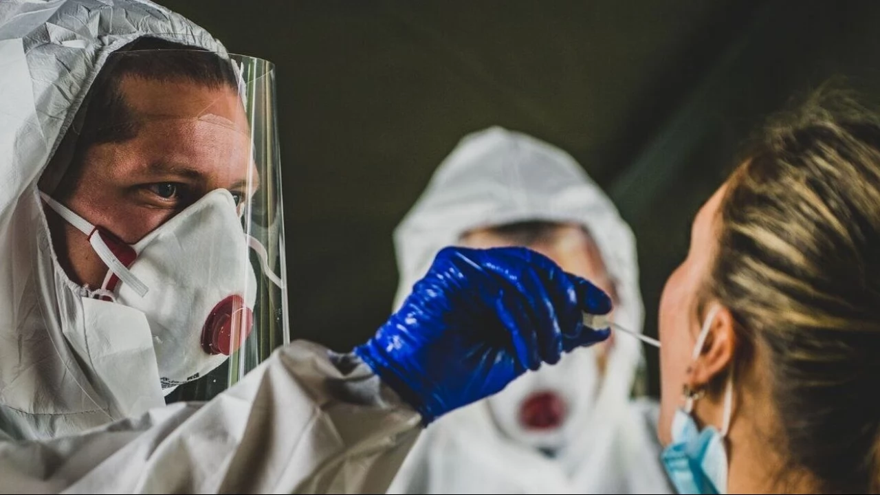 Co współczynnik R mówi o epidemii na Pomorzu i w Polsce?