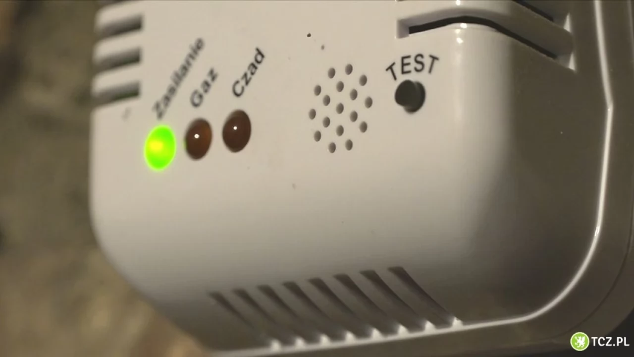 "Czadowa Straż" - darmowe czujki dymu od strażaków i Radia Zet