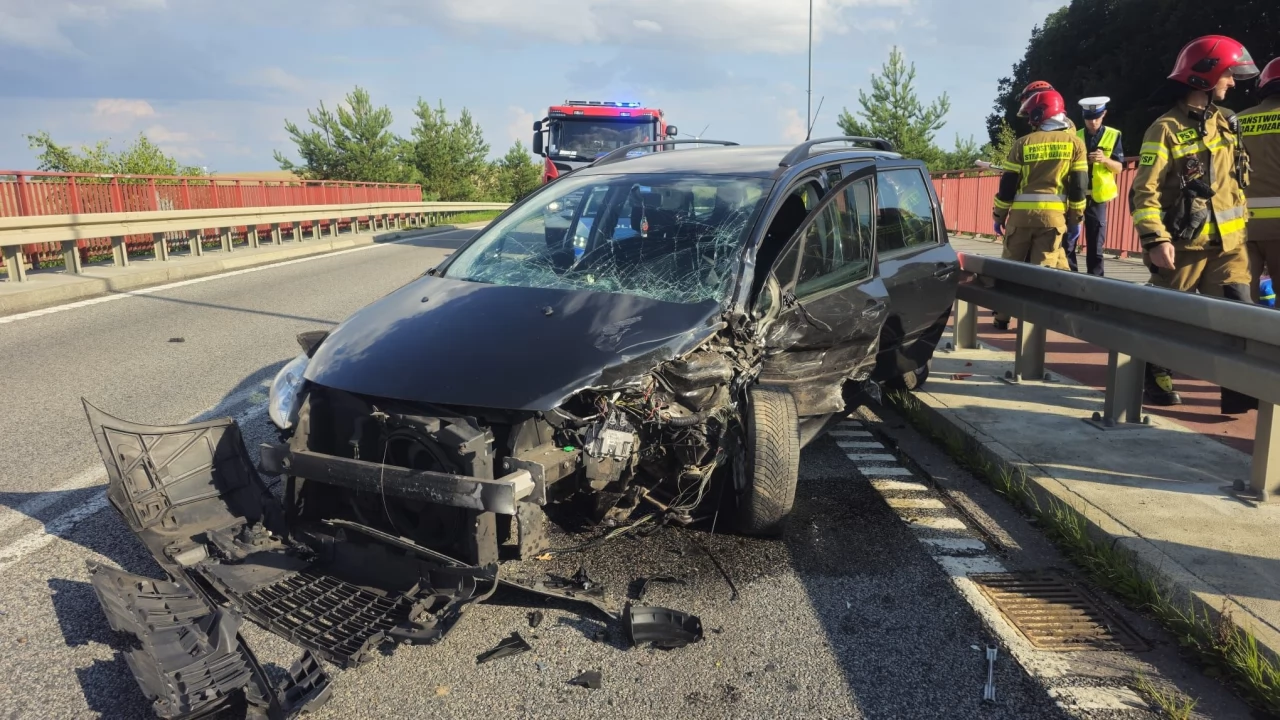 Czołówka na obwodnicy Pelplina. Cztery osoby poszkodowane - w tym dzieci