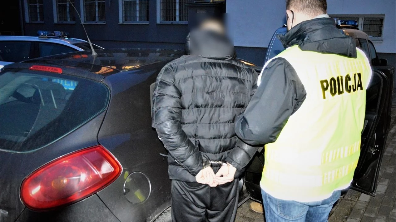Czterech mężczyzn dotkliwie pobiło 19-latka