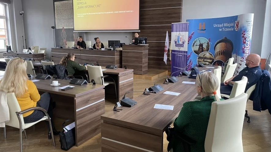 Debatowali o zagrożeniach w sieci