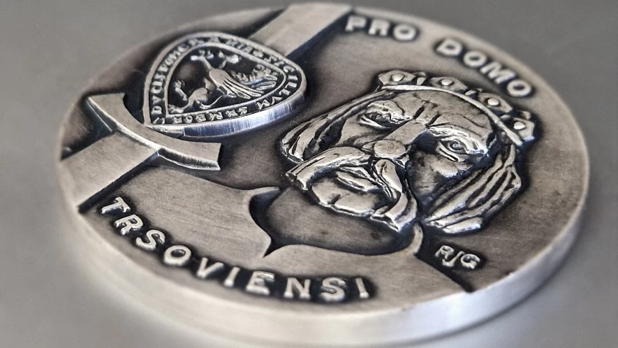Dla kogo medal "Pro Domo Trsoviensi"?