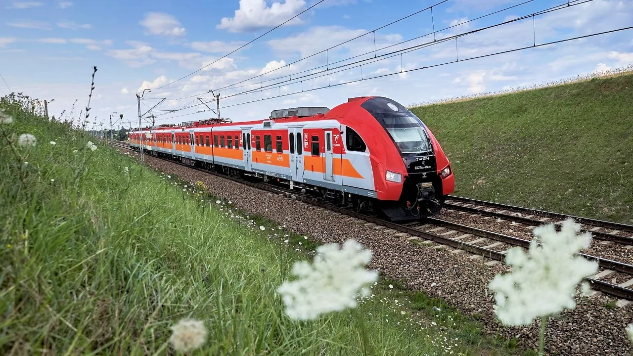 Długi weekend czerwcowy z POLREGIO. Dodatkowe połączenia i bilety tańsze o 25 procent