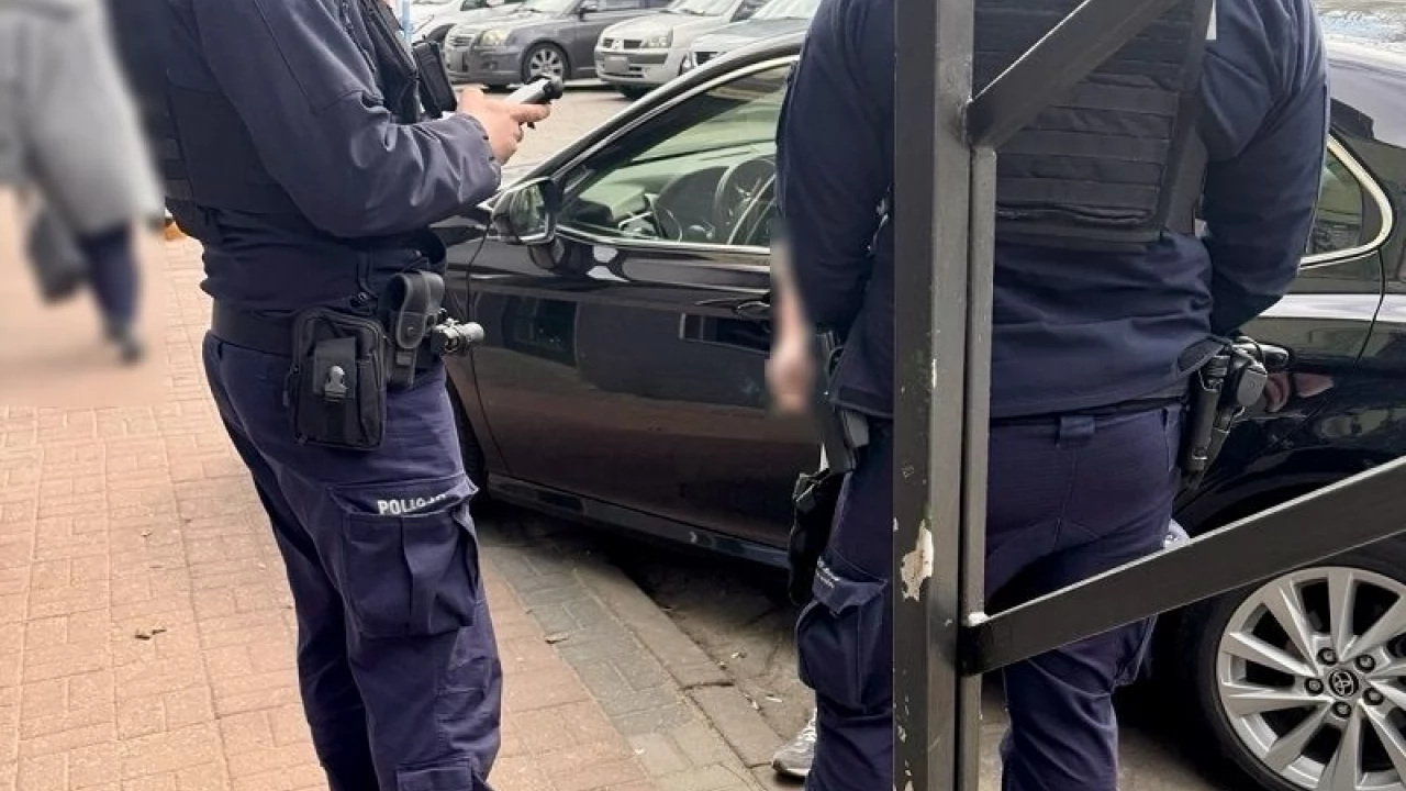 Dobre rozpoznanie i szybka reakcja - dwóch poszukiwanych zatrzymanych w 30 minut