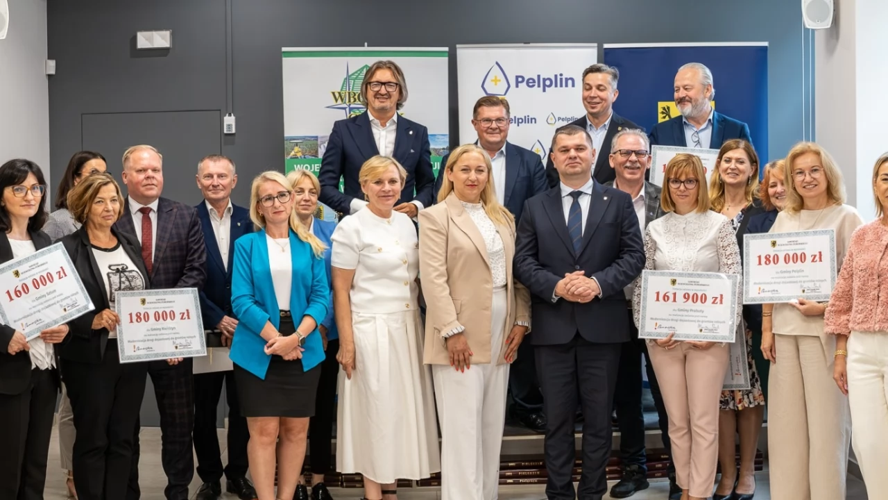 Dofinansowanie dla lokalnych samorządów z FOGR podpisane w Pelplinie