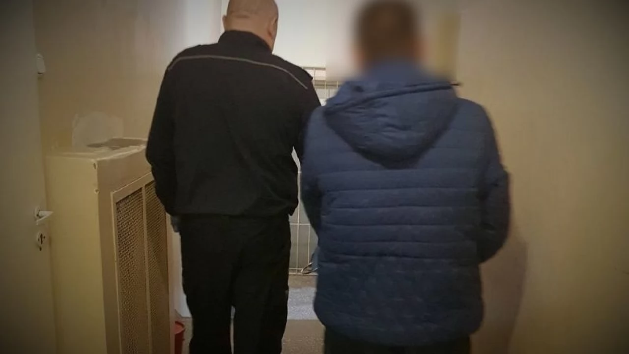 Dwóch poszukiwanych w rękach policji