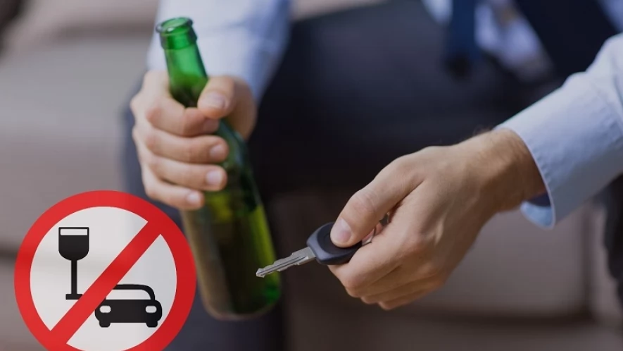 Dwoje nietrzeźwych za kierownicą jednego auta - zamiana miejsc nie pomogła