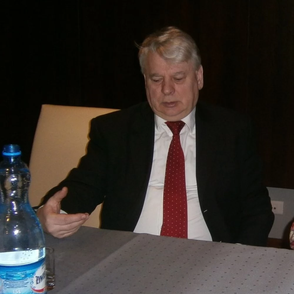 "Działanie kampanijne przy pomocy prokuratury". Borusewicz ostro o atakach na samorządowców