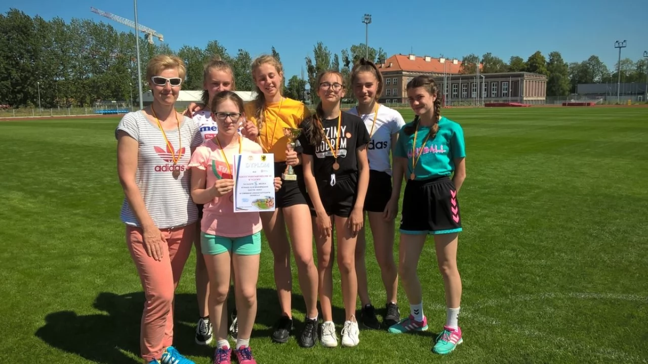 Dziewczęta z SP 12 Tczew brązowymi medalistkami