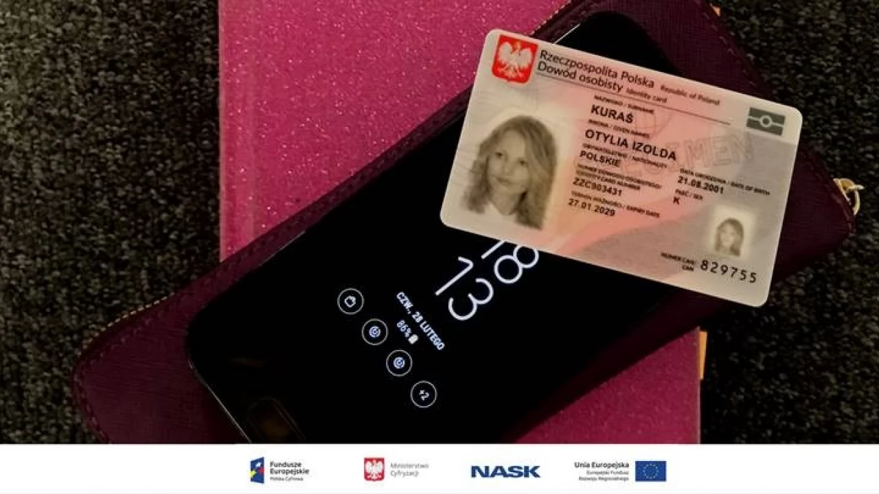 E-dowód i dowód w komórce - to nie to samo