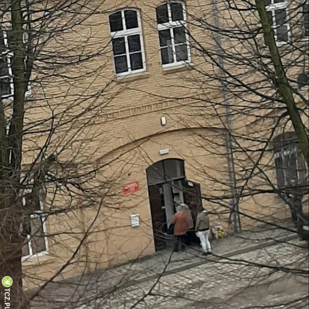 Gęsiego przed MOPSem