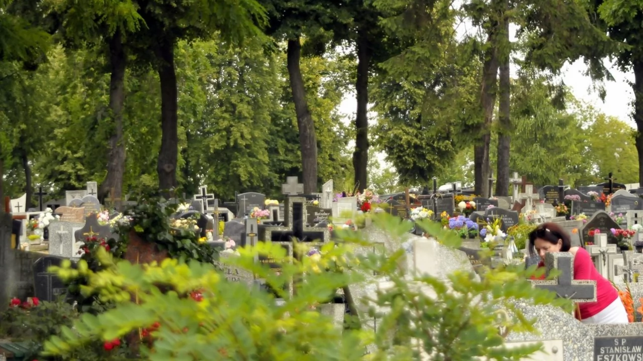 Giną krzyże z nagrobków. Policja apeluje o zgłaszanie strat