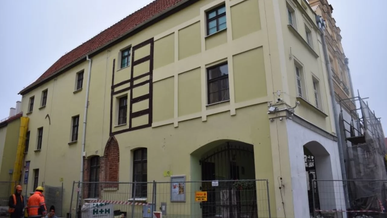 Gniew. Jest piękniej - gminne kamienice po remoncie