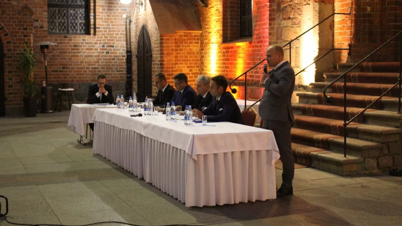 Gniew. Kandydaci spotkali się podczas debaty