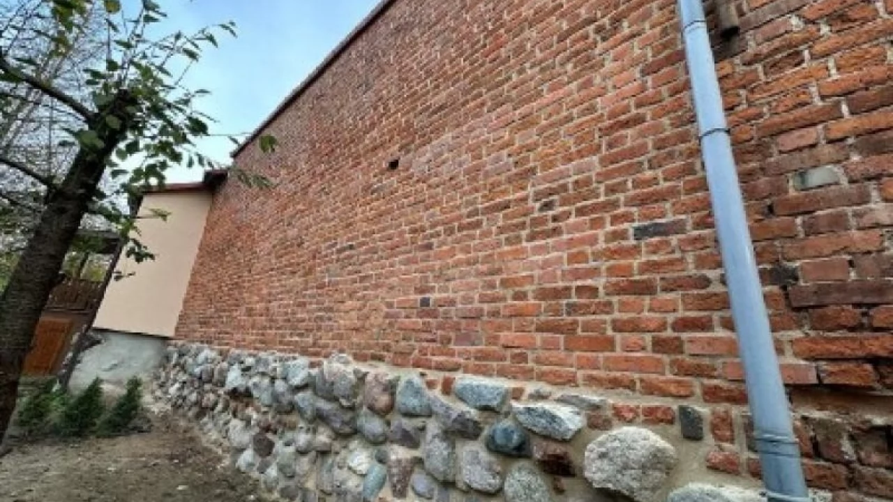 Gniew. Odnowili mury obronne