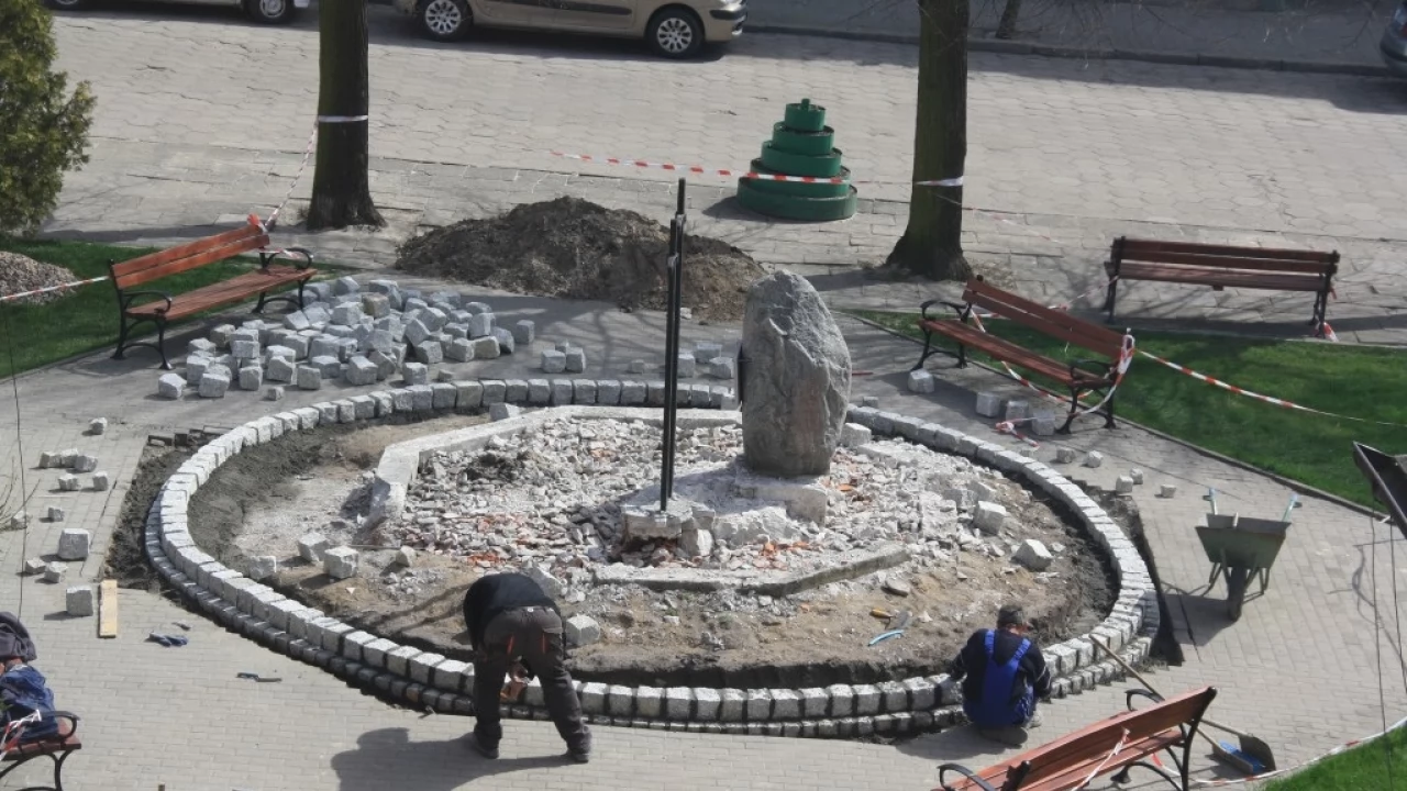 Gniew. Pomnik przechodzi lifting
