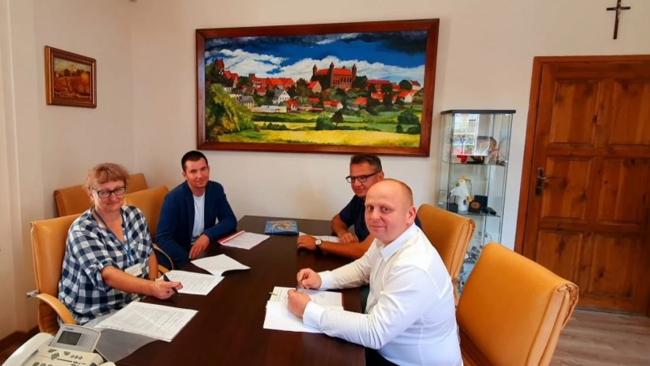 Gniew. Umowy na realizację gminnych inwestycji podpisane