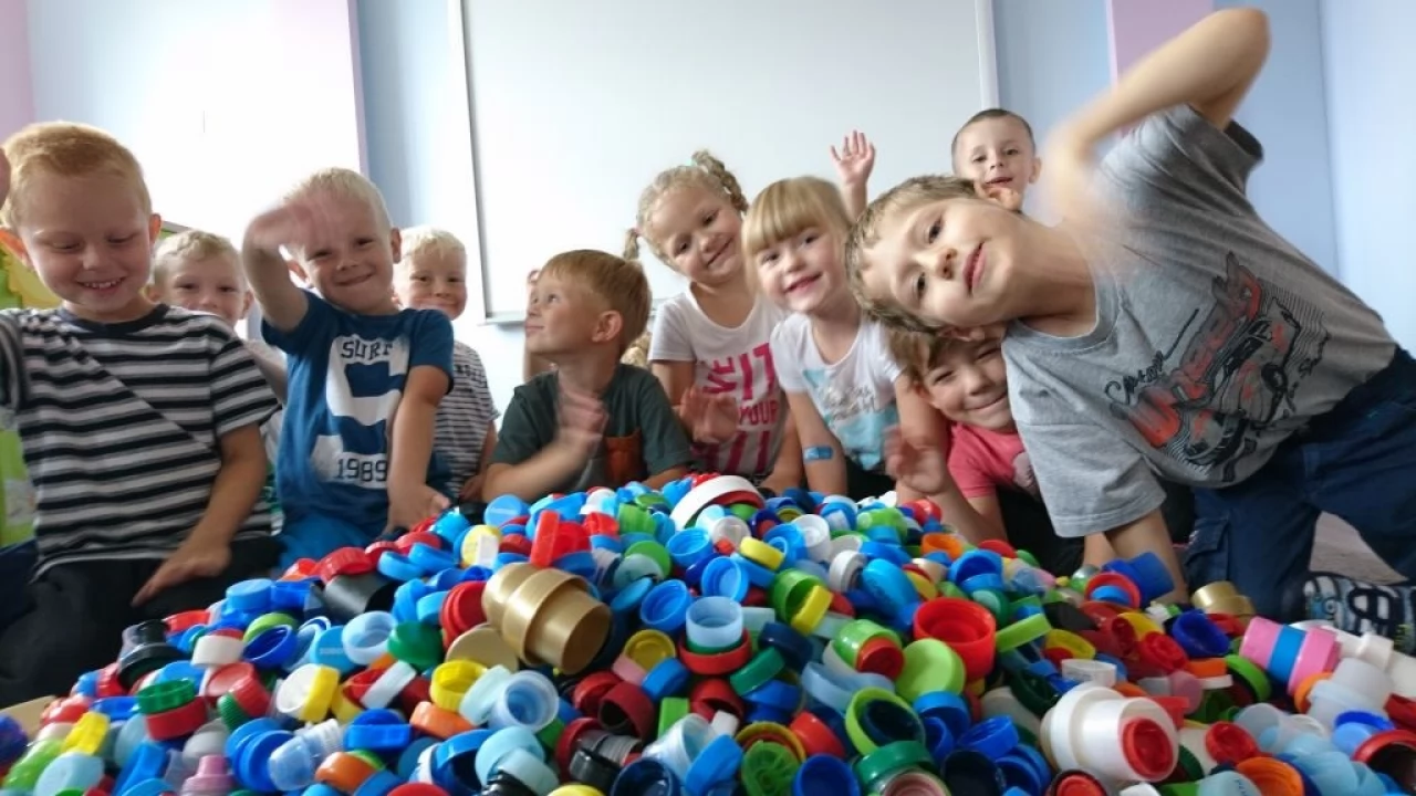 Gniewskie przedszkolaki pomagają