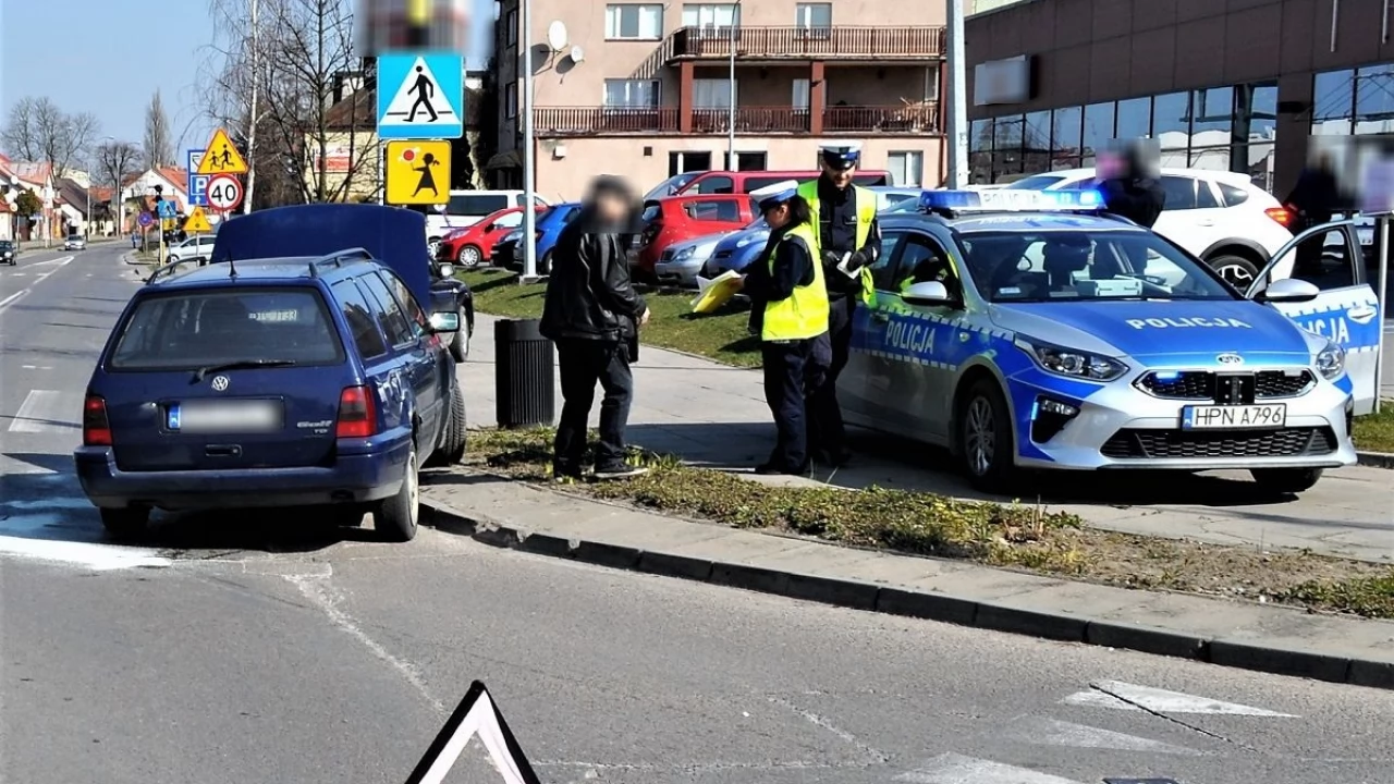 Golfem najechał na tył forda, który zatrzymał się przed przejściem dla pieszych