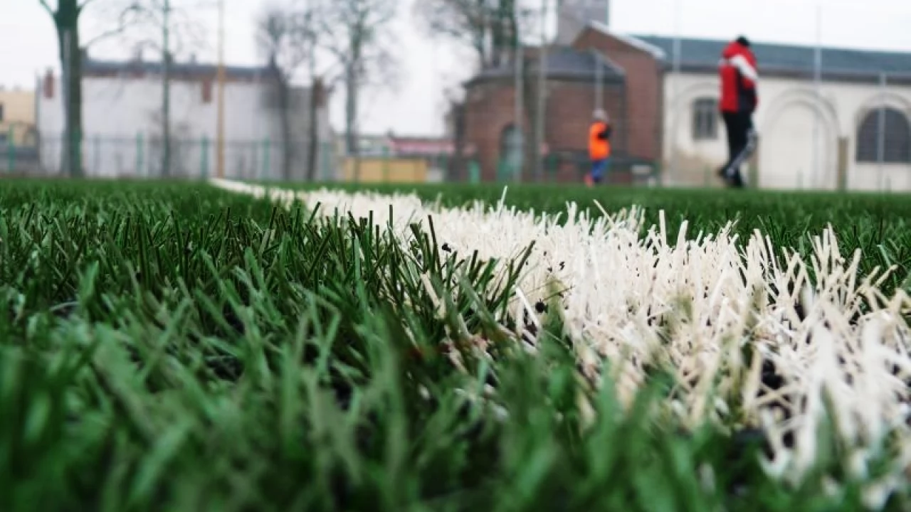 Hałas z Orlika za głośny dla sąsiadów - dzieci straciły weekendową grę