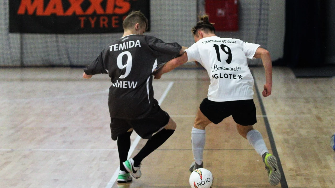 Inauguracyjna kolejka Maxxis Pelplińskiej Ligi Futsalu
