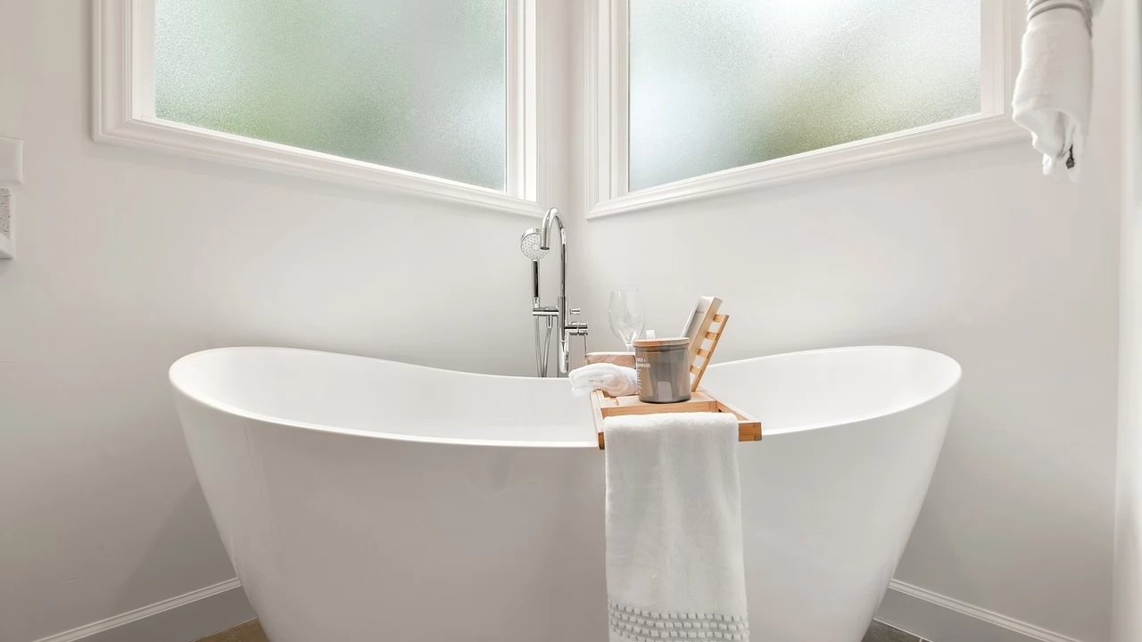 Nowa wanna - te rzeczy koniecznie musisz wiedzieć, zanim kupisz armaturę łazienkową!