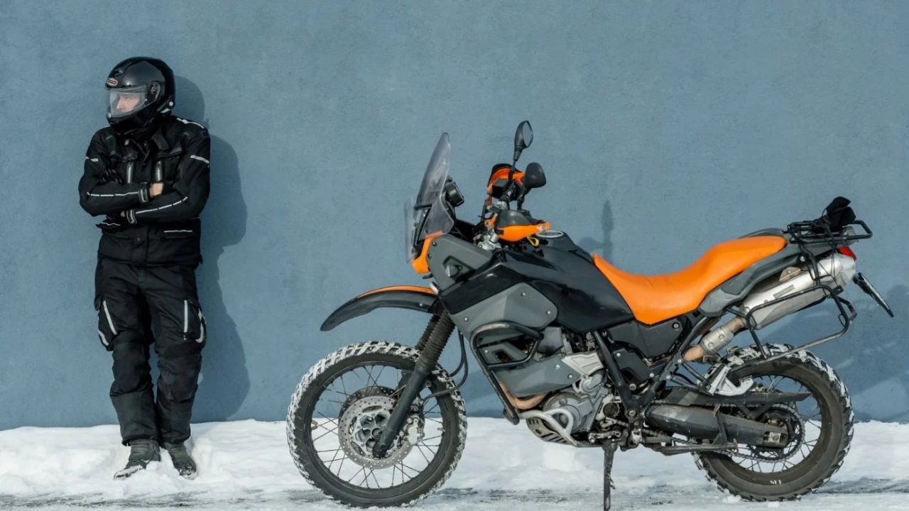 Jaki strój na motocykl 125 wybrać? Oto kilka świetnych opcji!