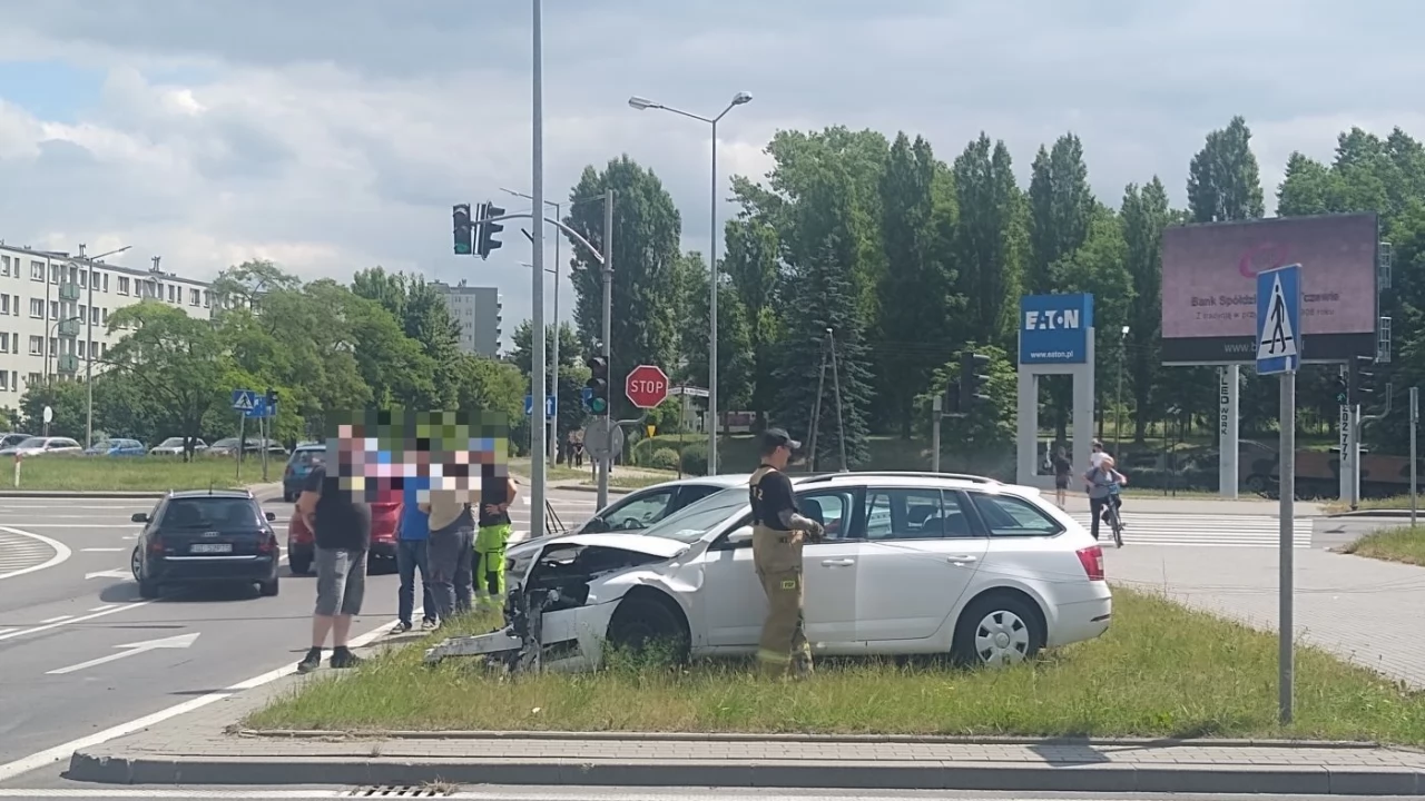 Jedna osoba ranna w wypadku na alei Solidarności