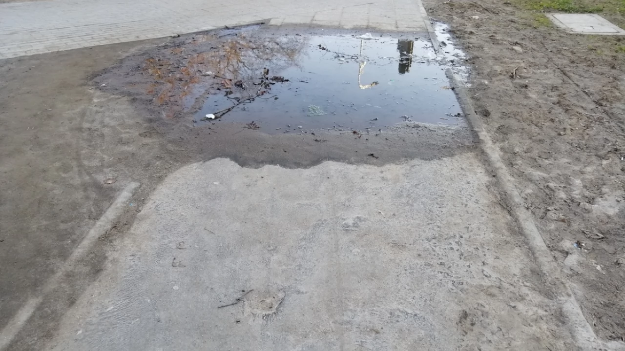 Kałuża czy chodnik?