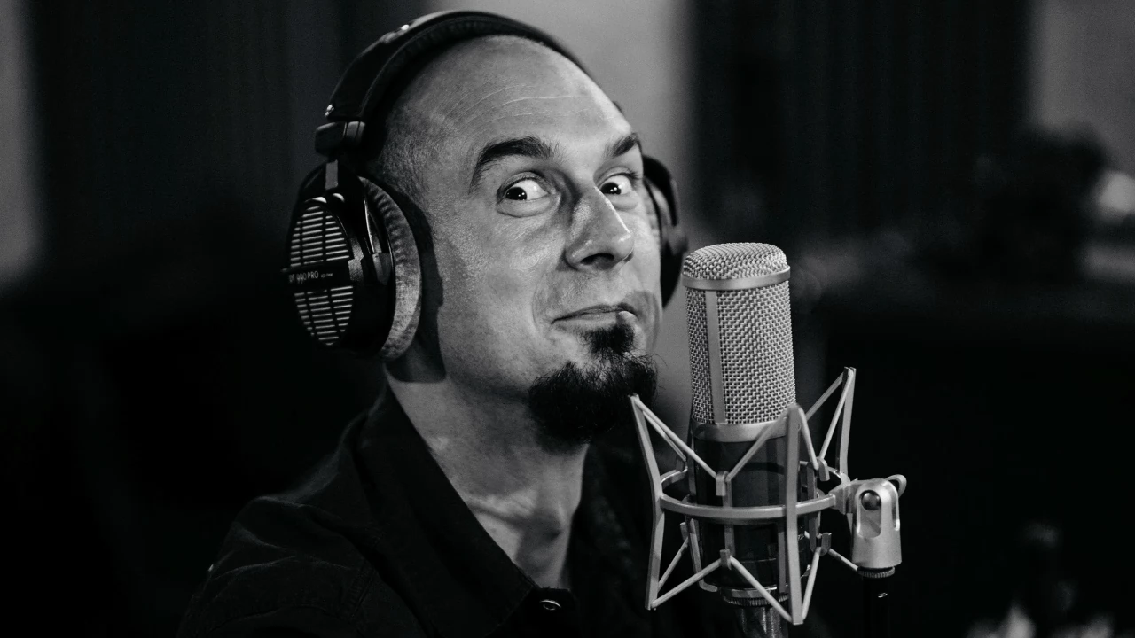 Kamil Prabucki zaprasza w podróż do świata literatury. Wystarczy posłuchać