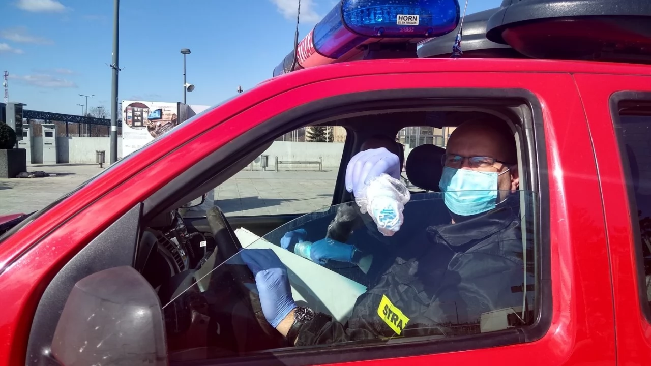 Kilkadziesiąt tysięcy maseczek trafiło do odbiorców