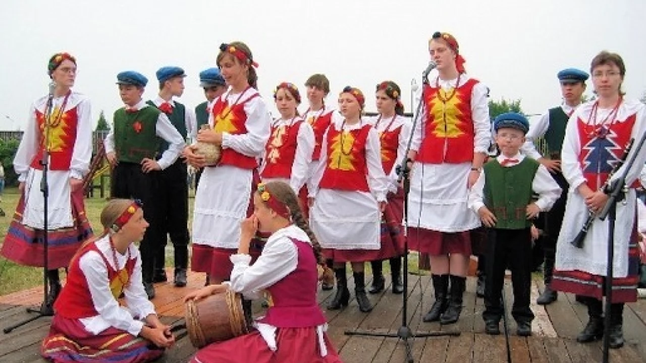 Kociewskie gzuby śpiewają hymn Kociewia